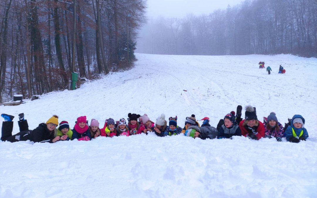 Snežne radosti prvošolcev